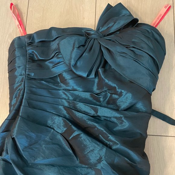 Aquamarine/Turquoise Prom Dress - Only Worn Once | Designed by Maggie Sottero - Picture 3 of 4